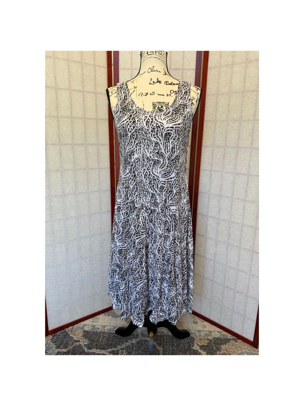 Shane Size XS White Black - Sleeveless